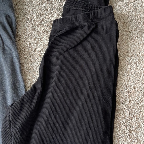 Bundle of 3 never worn old navy leggings! - Picture 3 of 4